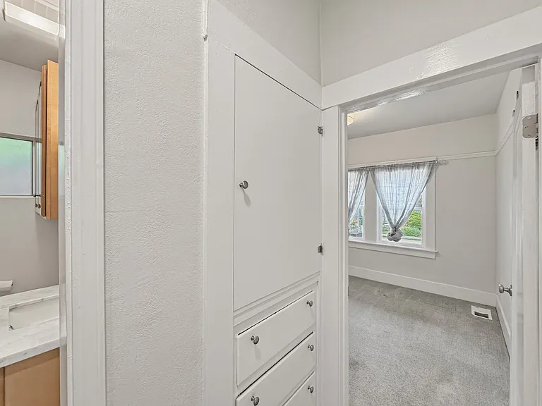 926 Cerrito St — Photo 24