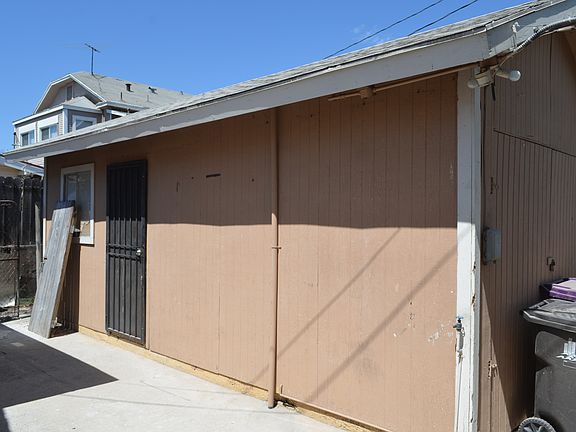5th image of 1065 N Almond Ct