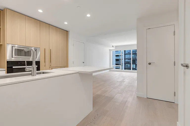 2 bed, 2.0 bath, 854 sqft, $3,700 — Photo 2