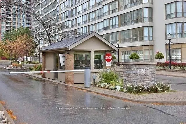 55 Elm Dr W #Penthouse 02 — Photo 4