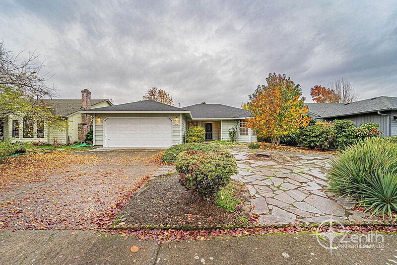 1st image of 710 NE 158th Ave