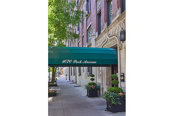 Sold by Fox Residential Group | media 31