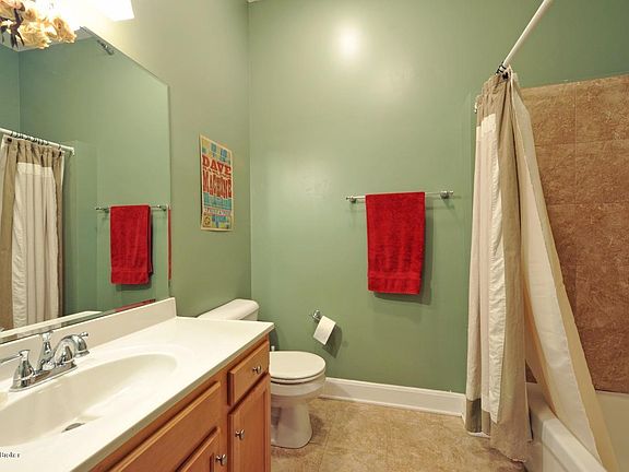 3rd image of 900 S 5th St Unit 101