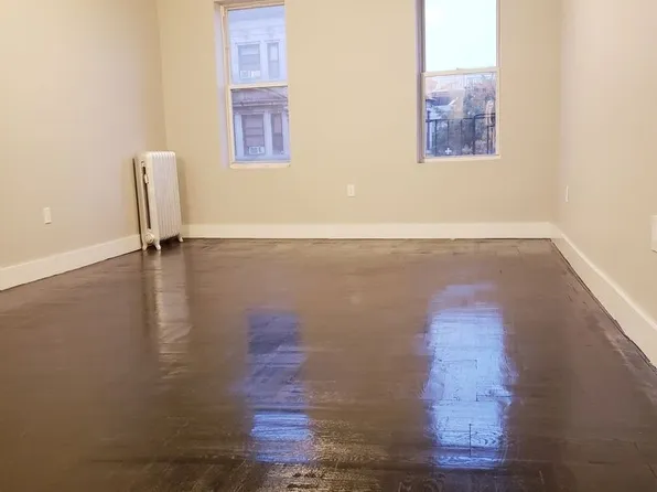 901 Woodcrest Avenue image 3 of 4