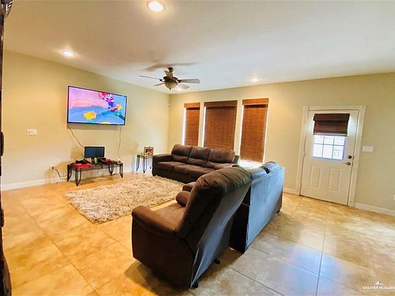 4th image of 3303 Grand Canal Dr