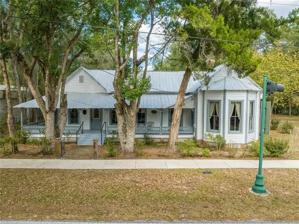 8441 E Orange Ave, Floral City, FL 34436