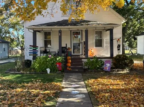 108 N Smith St, Smithton, IL 62285