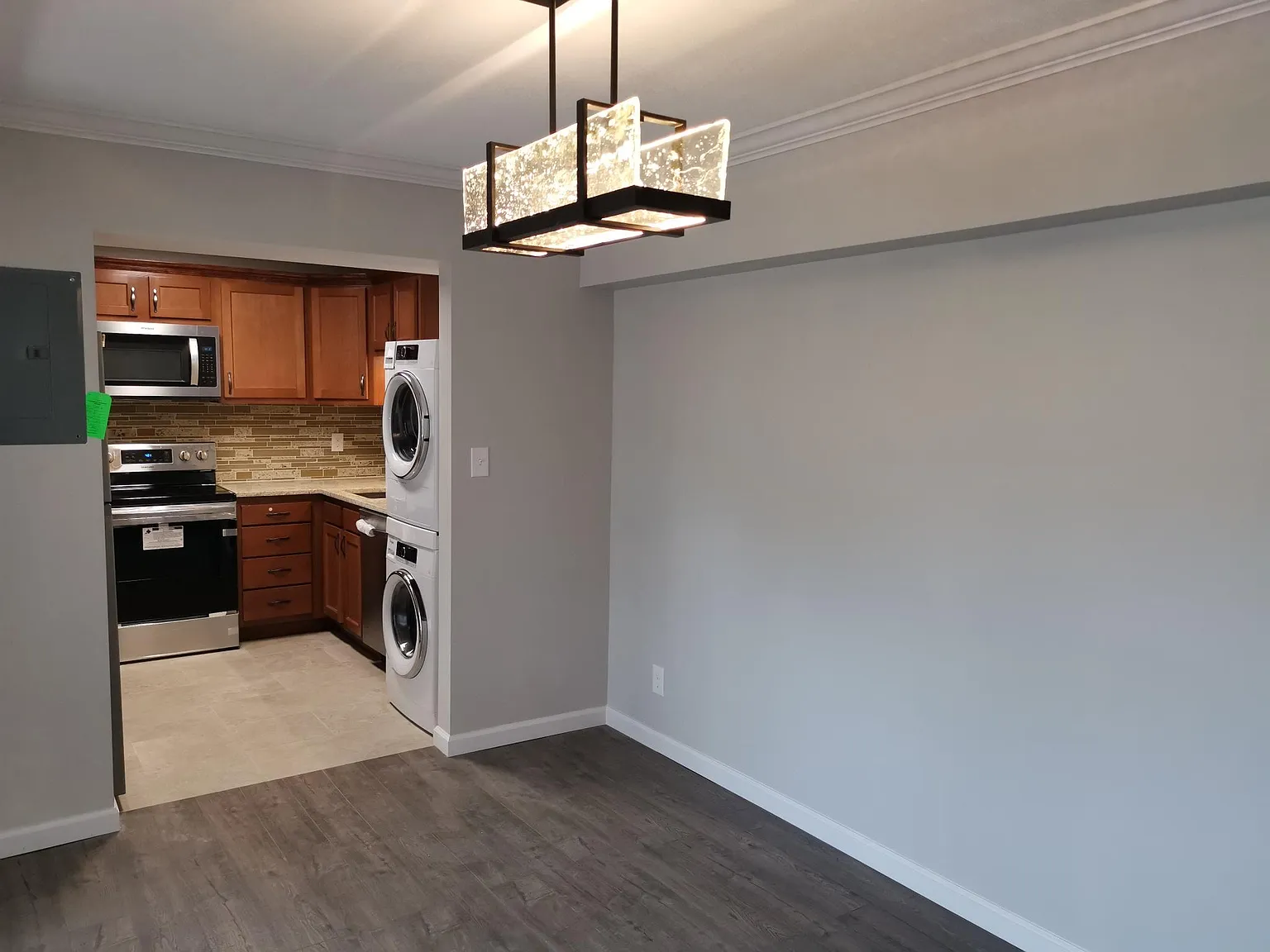 2 bed, 1140 sqft, $1,750 — Photo 2