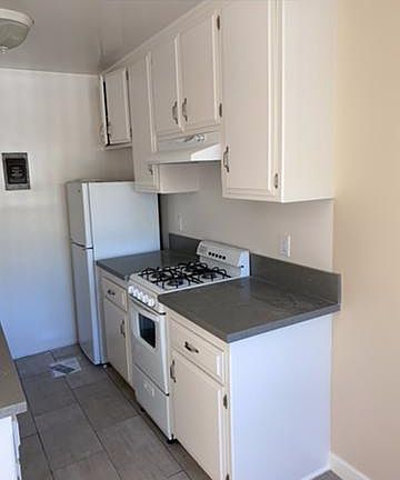 5th image of 2402 3rd St APT 205