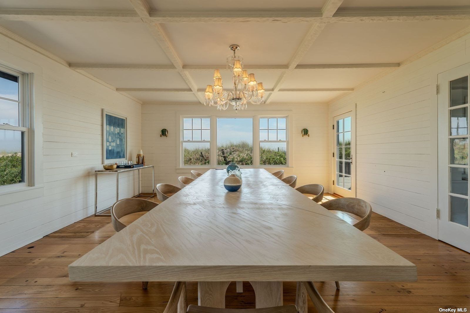  Spacious Dining