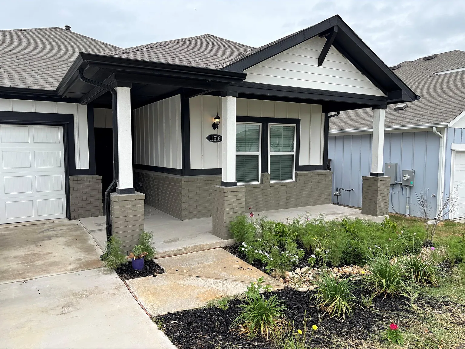 3 bed, 2.0 bath, 1754 sqft, $2,350 — Photo 4