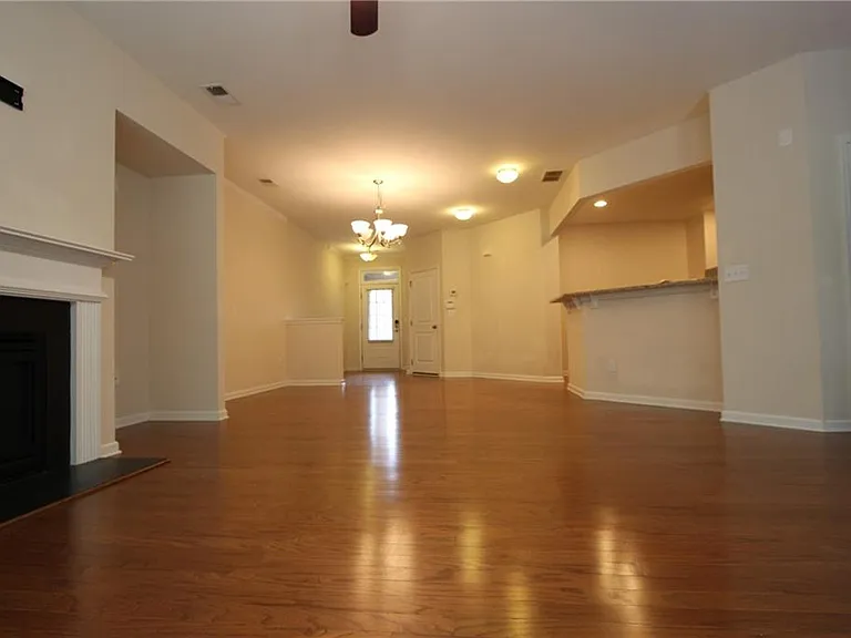 2132 Greencrest Cir — Photo 4