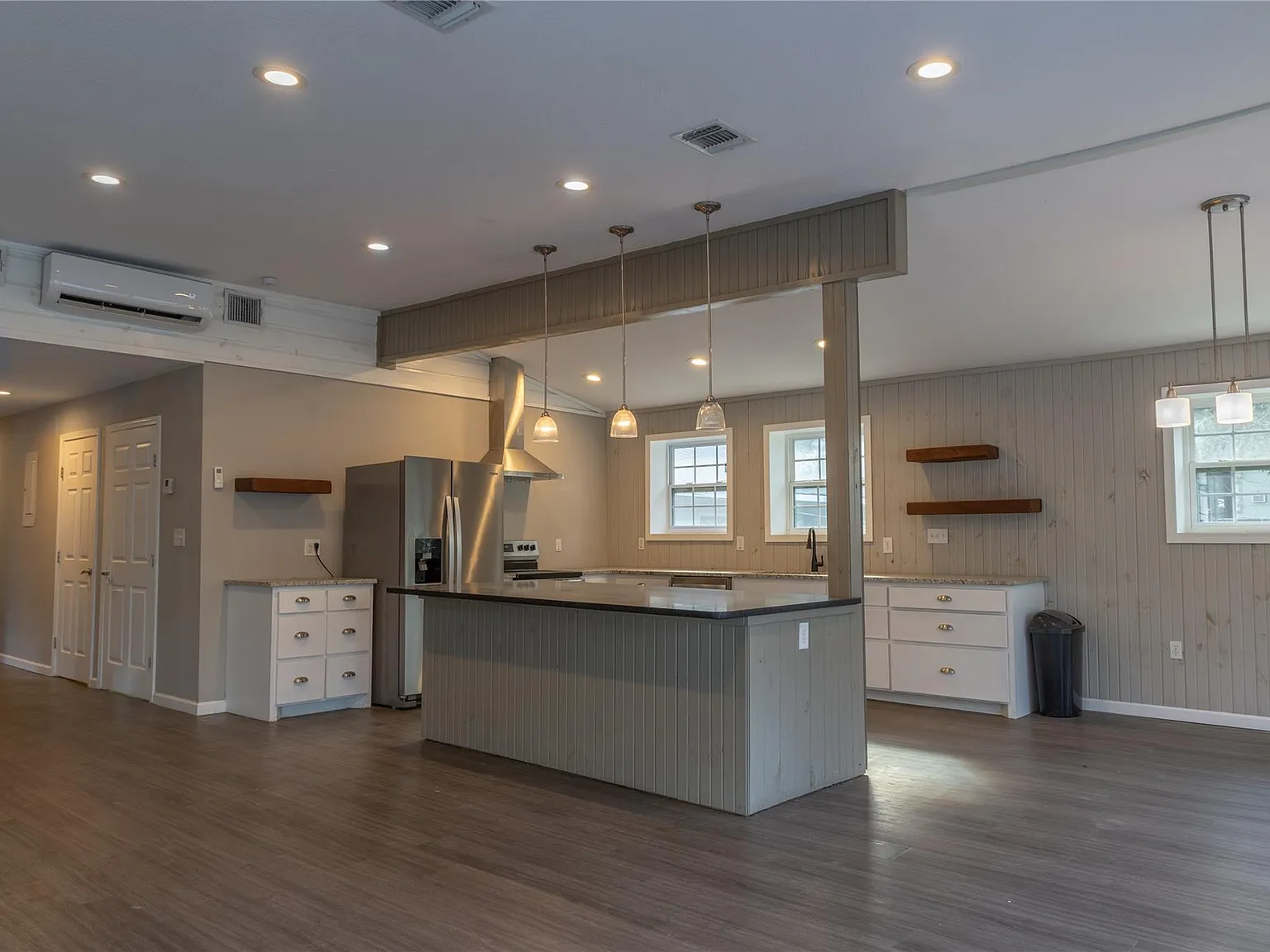 3 bed, 2.5 bath, 2928 sqft, $2,500 — Photo 3