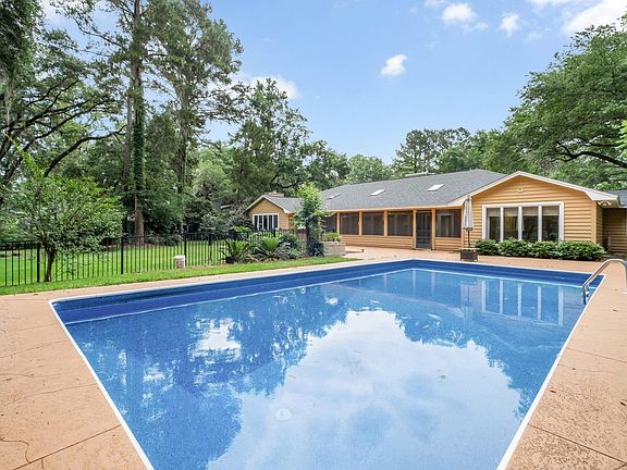 3rd image of 6152 Pimlico Ct