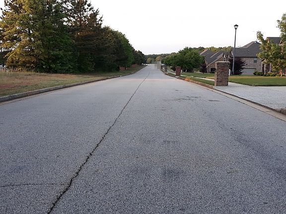 5th image of 100 Shelton Dr