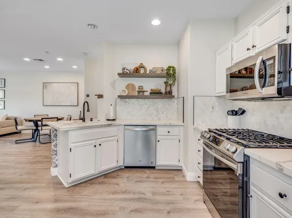 6372 Citracado Cir, Carlsbad, CA 92009