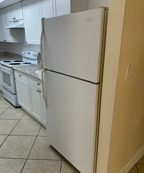 212 Debby Ct #B — Photo 9