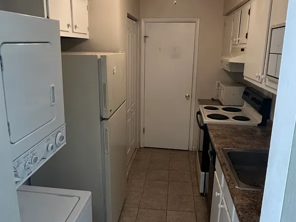 504 Meadowbrook Dr, Mays Landing, NJ 08330