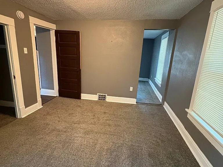 225 Sumner St — Photo 18