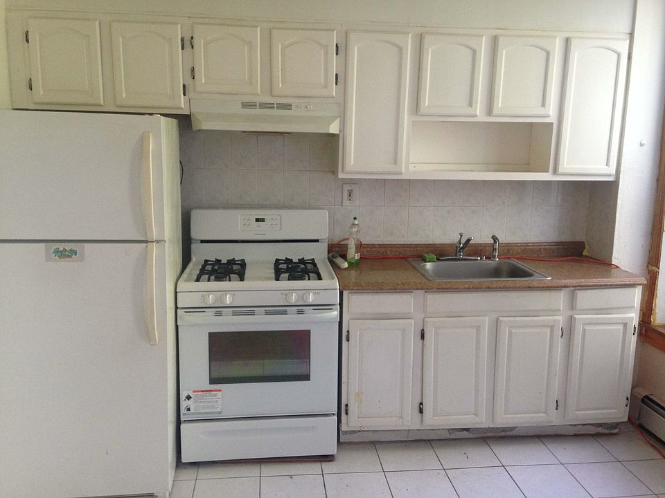 Kitchen (pre-remodeling)