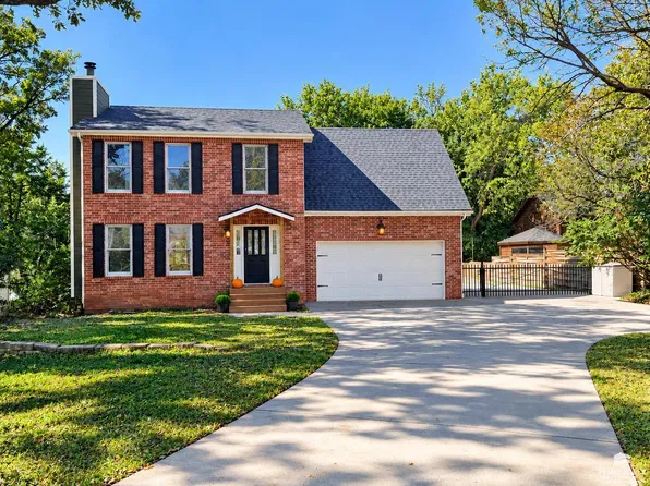 531 Oakdale Dr, Manhattan, KS 66502