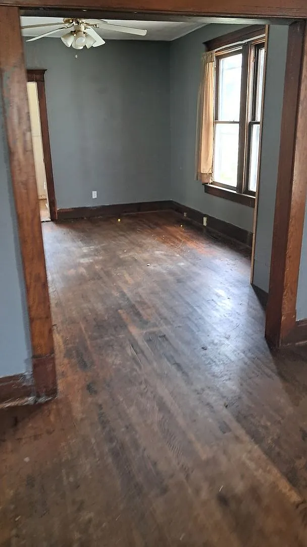 Large 3 bed / 2 bath available now! — Photo 4
