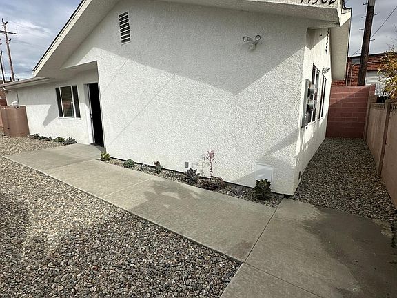 2nd image of 14300 S Denver Ave #14302