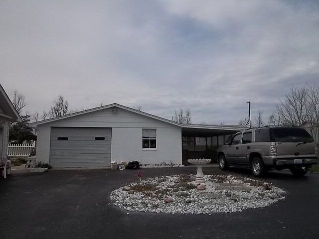 2nd image of 285 Sandcut Rd