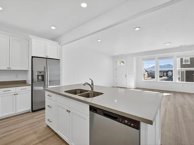 12669 S Mine Loop Ln — Photo 8