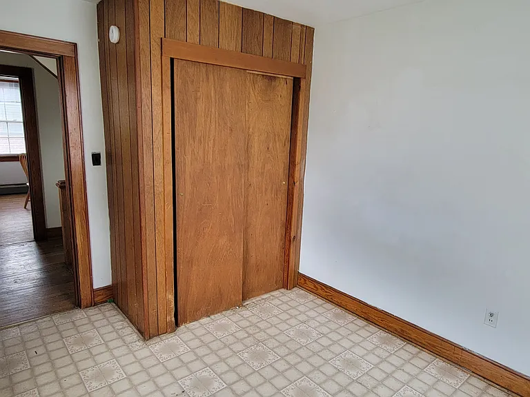 117 S Monroe Ave — Photo 9