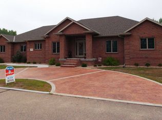 361 Sunset Dr, Doniphan, NE 68832