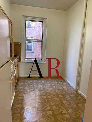 Rented by Lev Mavashev, LREB | media 9