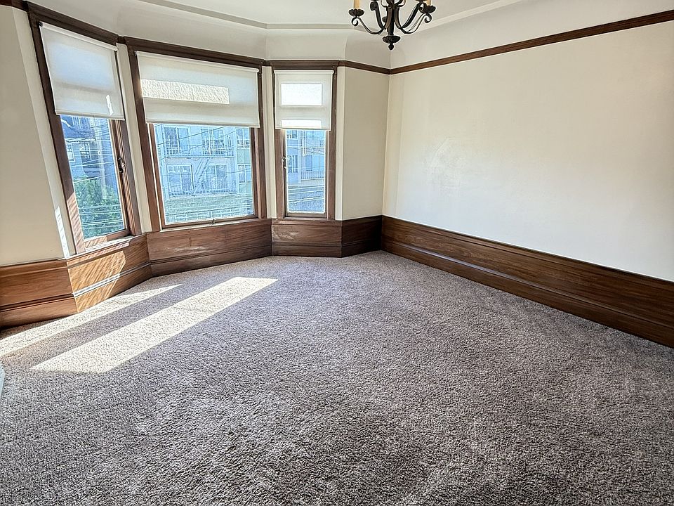Spacious Bedroom with oversize walk-in closet