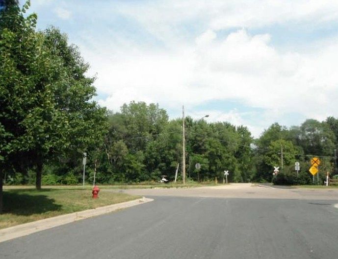 2nd image of 417 8th St E