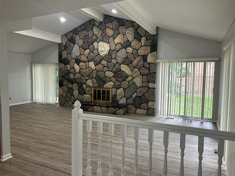 2081 Babcock Dr — Photo 7