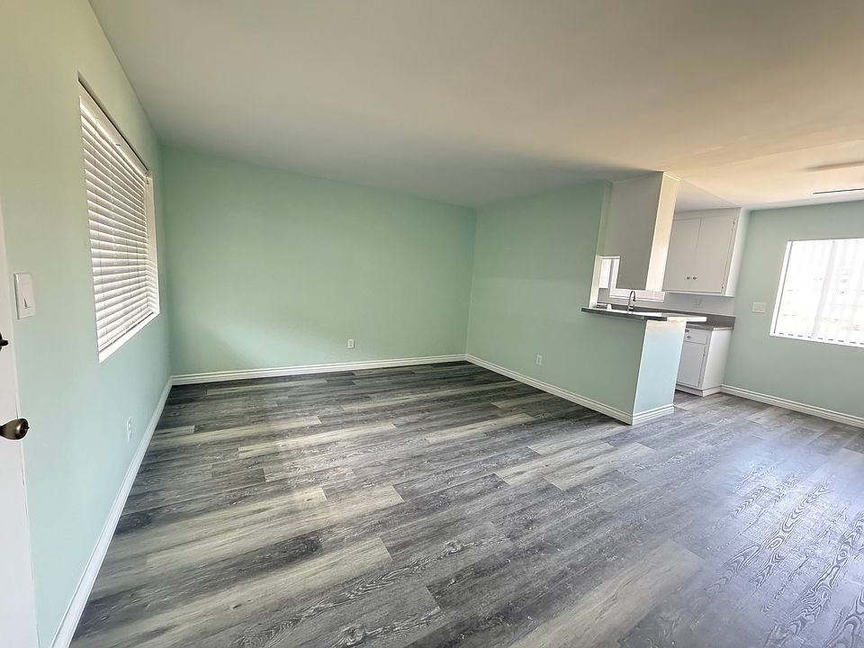 1st image of 10940 Hesby St #11