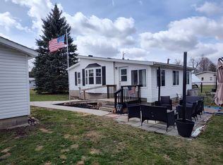 948 Lukesport Rd, Quincy, MI 49082