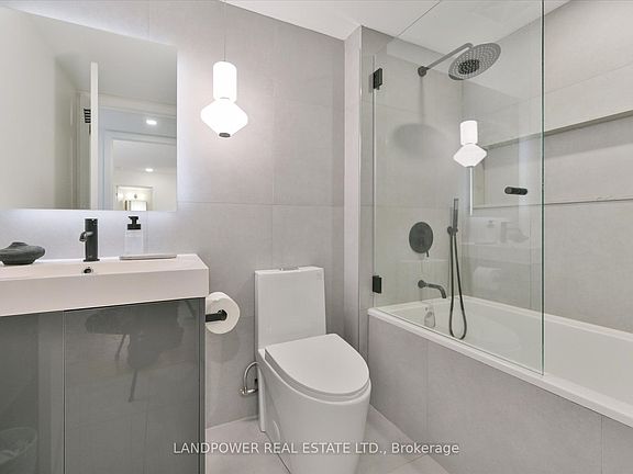 3rd image of 18 Kenaston Gdns #503