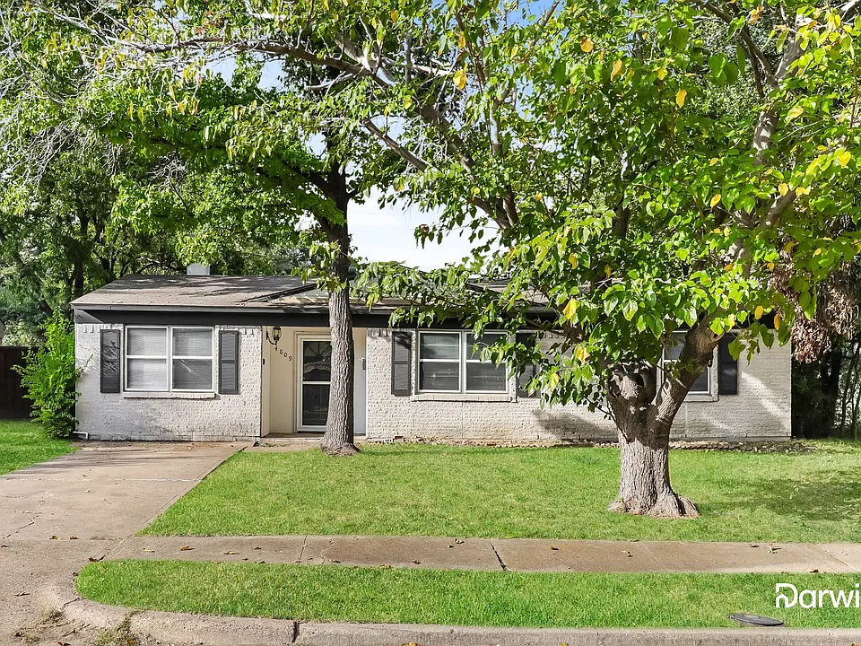 4809 Laurel Ln