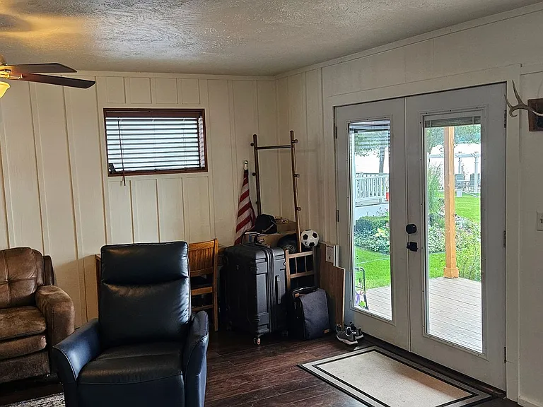 14128 N Meadow Ln — Photo 2