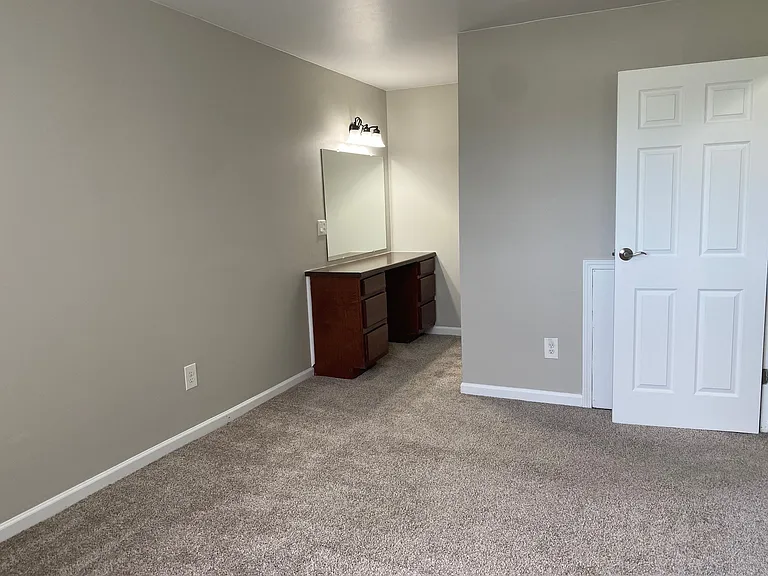 Marianne Manor Apartments — Photo 46