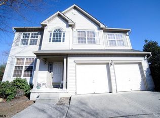 217 Sea Pine Dr, Egg Harbor Township, NJ 08234