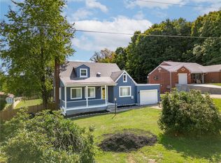 17 Long St, Burgettstown, PA 15021