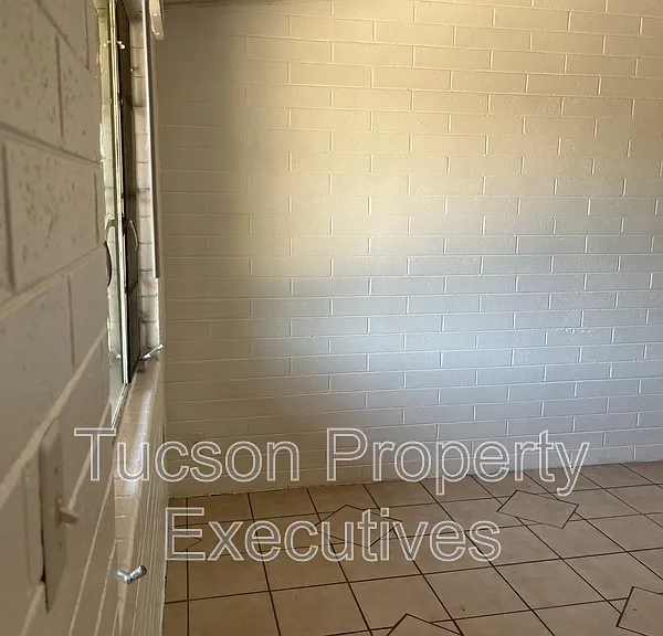 1615 E Adelaide Dr #4 — Photo 9