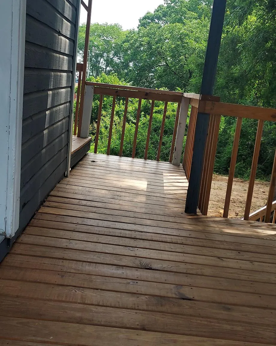 212 W Oak St — Photo 4