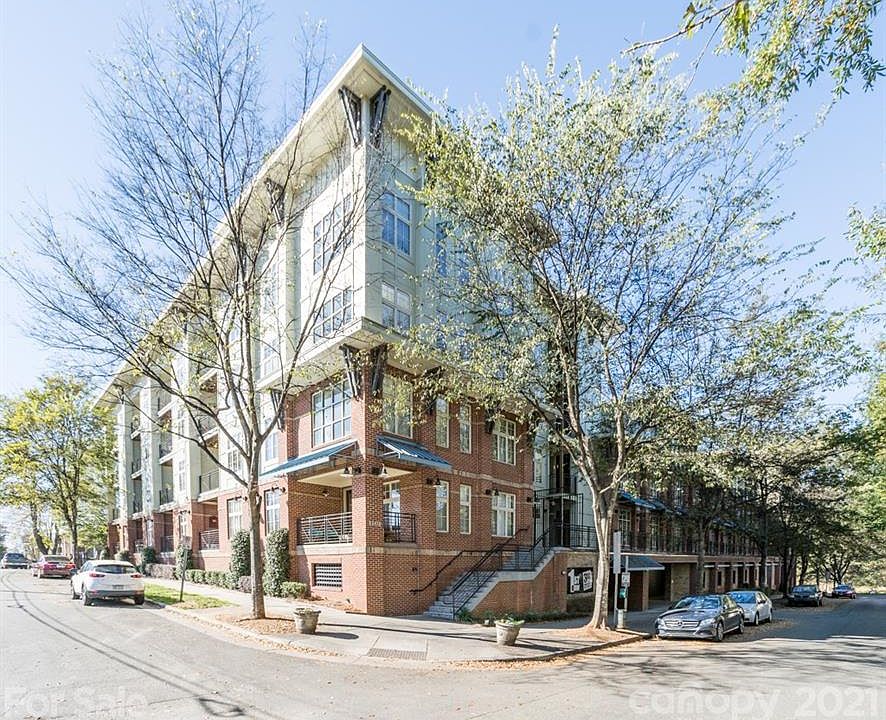 1st image of 1101 W 1st St #206