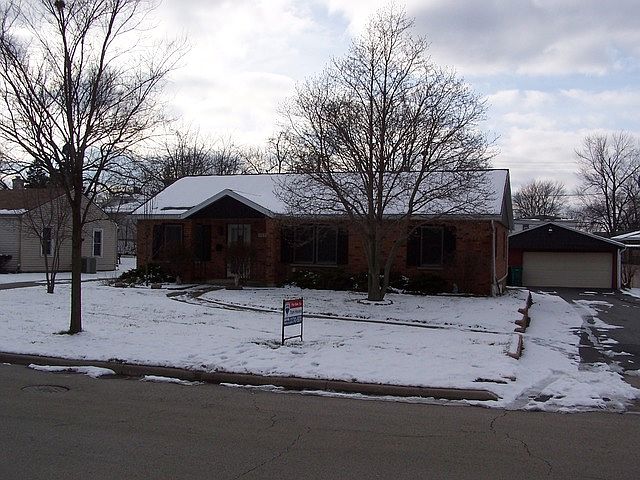 1st image of 1415 N Hosmer St