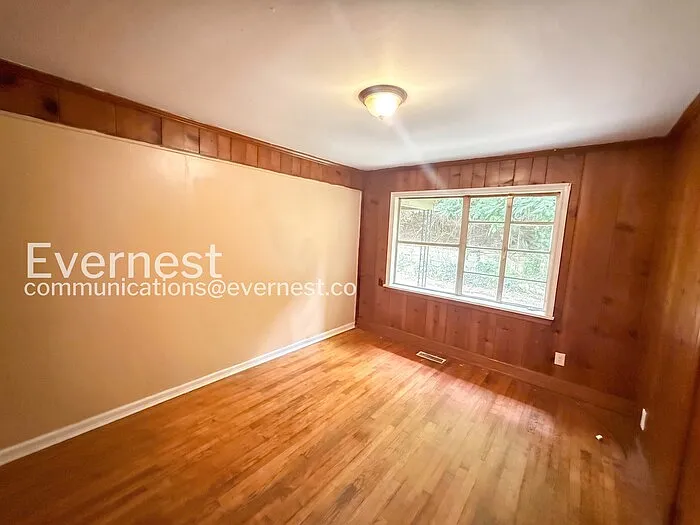 848 Vanderbilt St — Photo 16