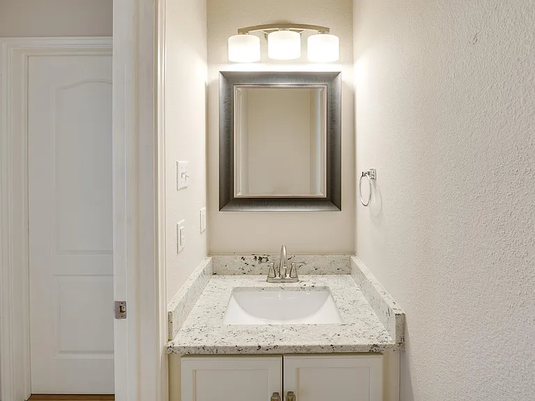 5709 Pecanwood Ln — Photo 21