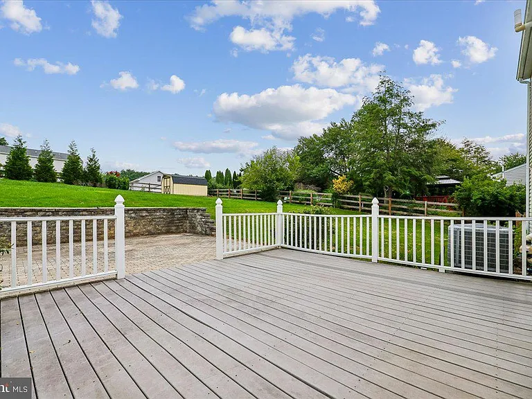 10417 Carlyn Ridge Rd — Photo 26